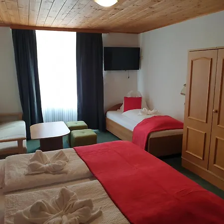 Weisses Roessel-cavallo Bianco 3*