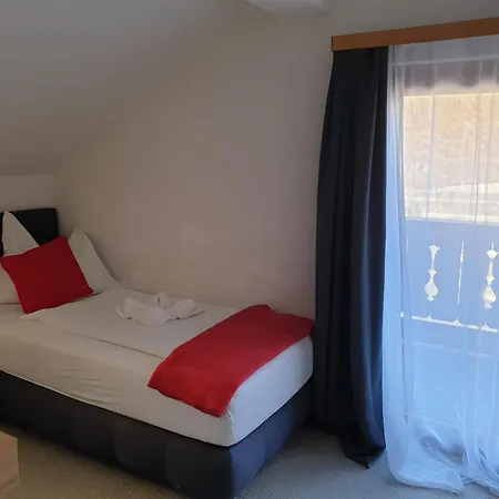 Weisses Roessel-cavallo Bianco