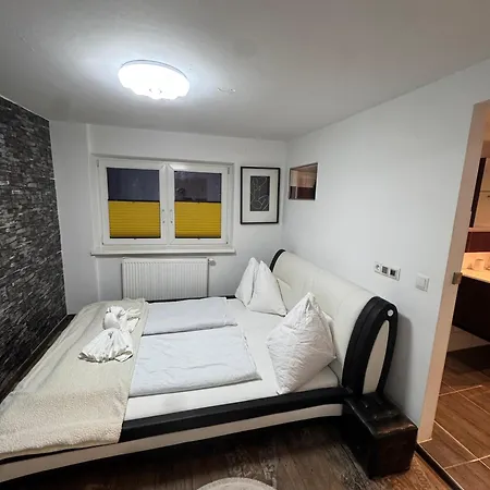 Weisses Roessel-cavallo Bianco