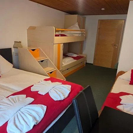 Weisses Roessel-cavallo Bianco Otel