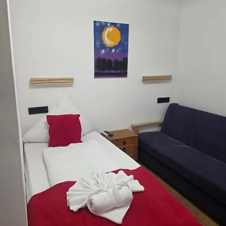 Weisses Roessel-cavallo Bianco Otel